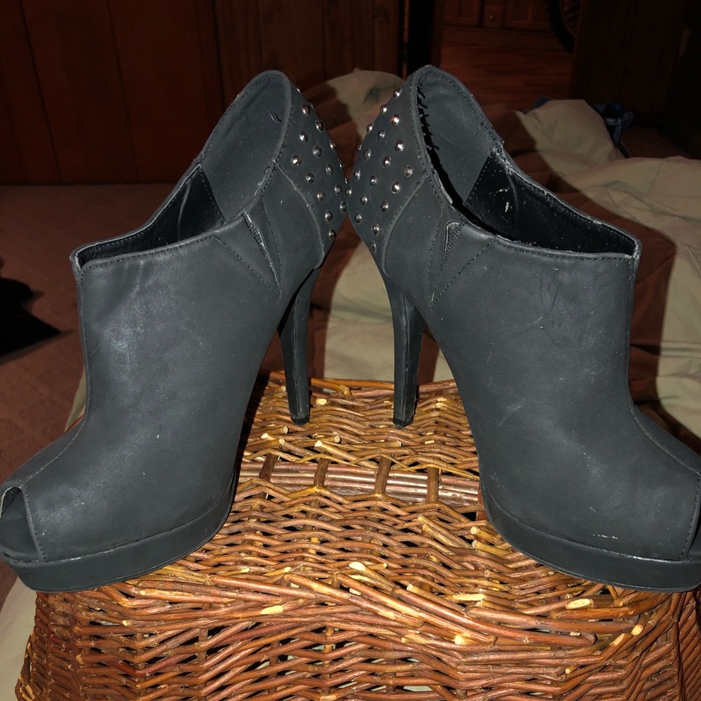 Black heels